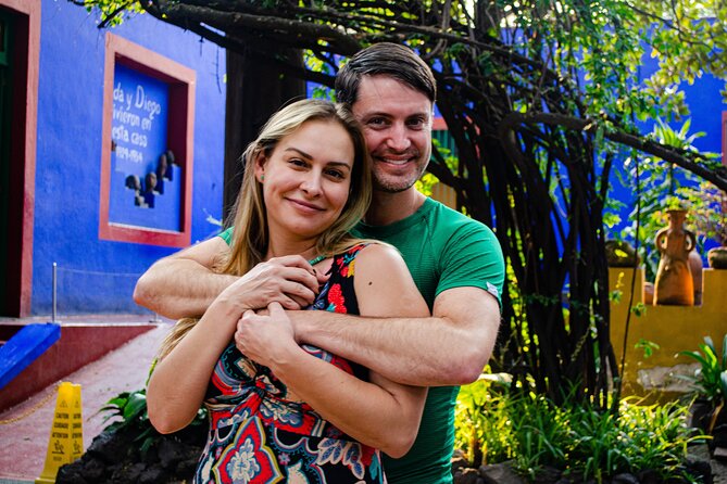 EXCLUSIVE TOUR Frida Kahlo Museum - SMALL GROUPS - What the guide adds to the price