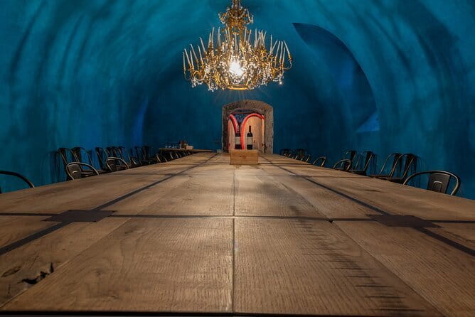 EXCLUSIVE - Wine Tasting near Florence with Castle and Ancient Cellars Tour - How the small group changes the experience