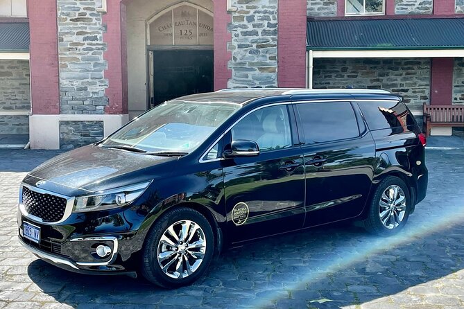 Experience SA Private Premium Wine Tour-Pickup from the Adelaide - Z Wine’s long lunch and eight pairings