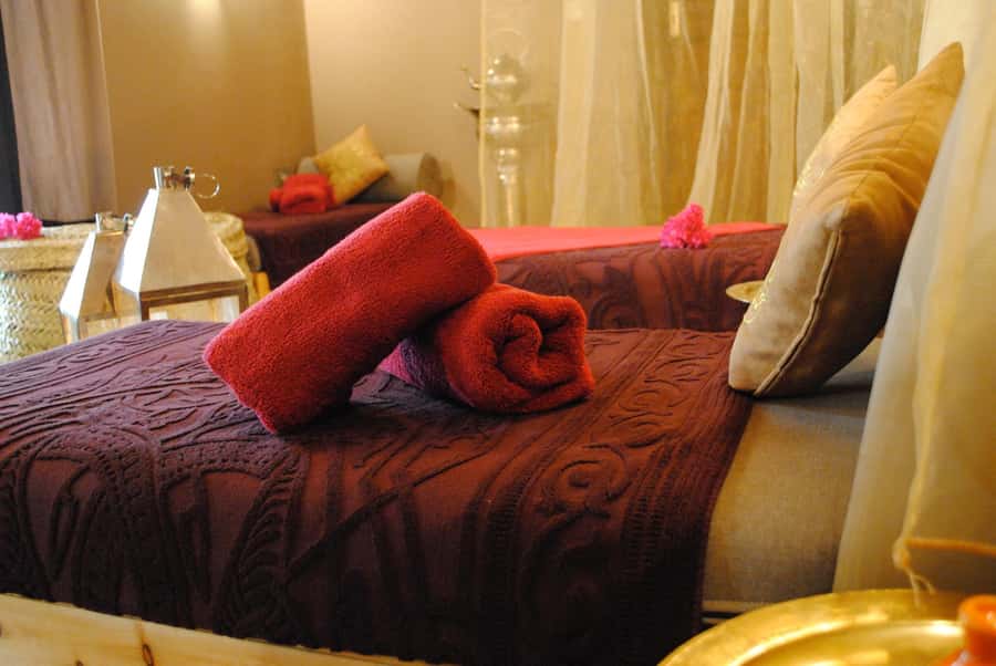 Fes: Traditional Hammam Massage in a Luxury Palace - The hammam scrub: traditional in purpose, variable in heat