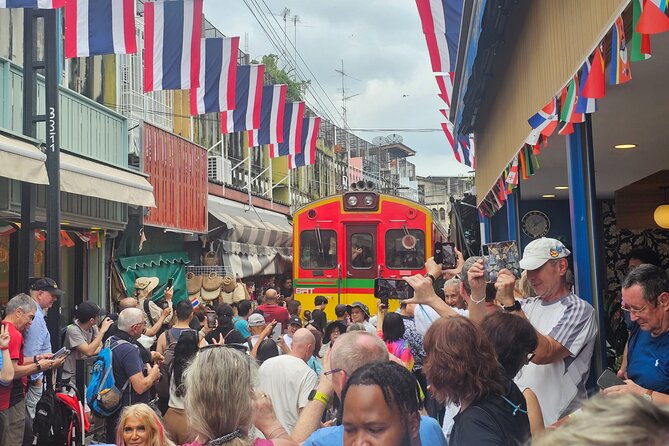 Floating Market & Train Market Private Tour(Premium Service) - The short transfer to Damnoen Saduak
