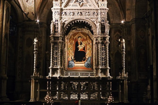 Florence City Center Exclusive Guided Tour w/ Accademia & David - Via dei Calzaiuoli and Florence’s changing center
