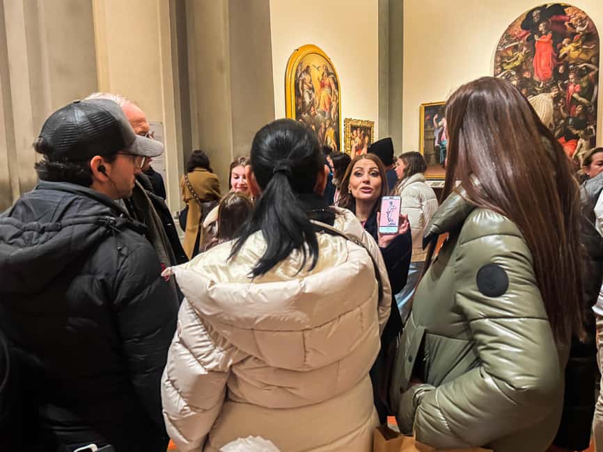 Florence: Exclusive Evening Tour of Michelangelo's David - Languages, access, and the pace of the hour