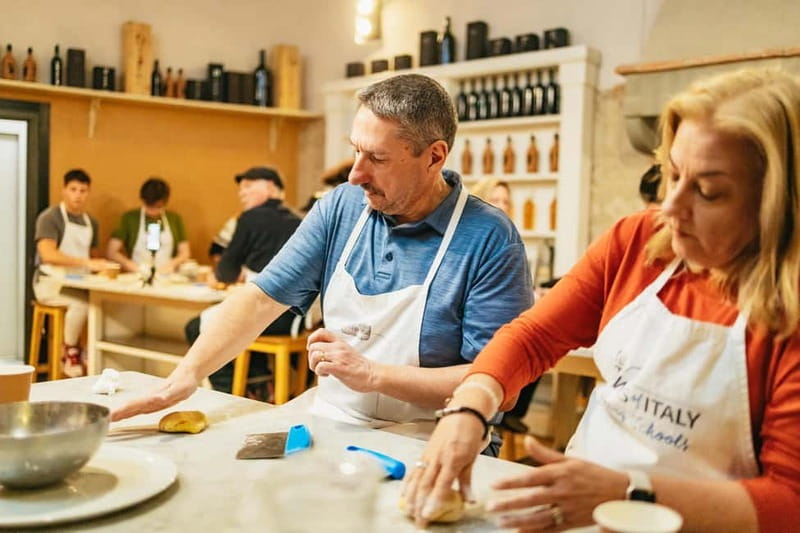 Florence: Premium Pasta and Gelato Cooking Class - The premium option and Florence’s Central Market
