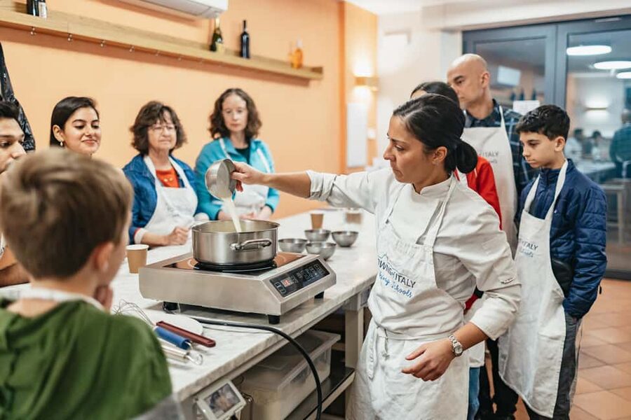 Florence: Premium Pizza & Gelato Preparation Class with Wine - Is $62 a fair price?