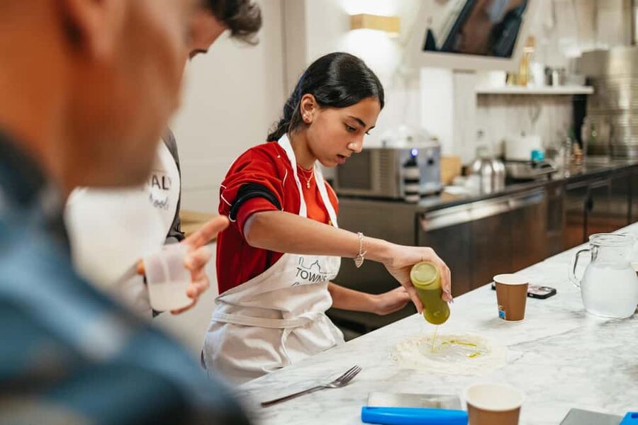 Florence: Premium Pizza & Gelato Preparation Class with Wine - A good alternative if pizza is not your thing