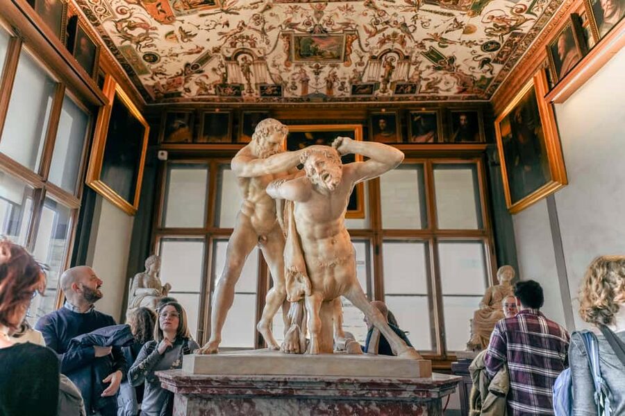 Florence: Uffizi Gallery Reserved-Entry VIP Tour - The ancient statues and Vasari’s corridors