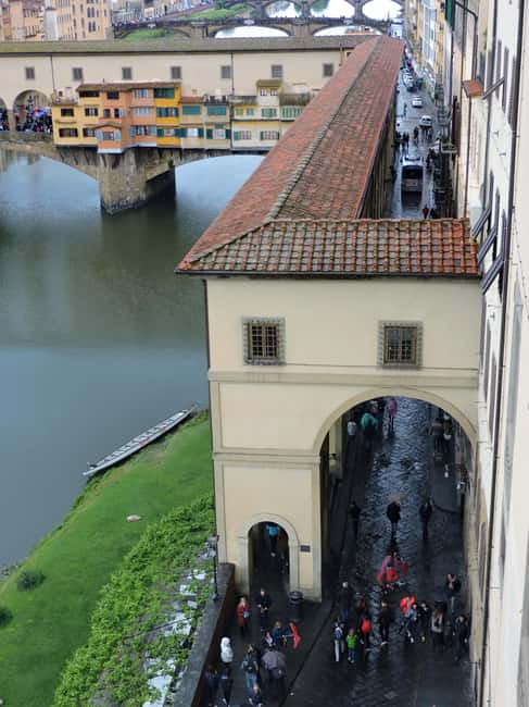 Florence: Vasari Corridor and Uffizi Gallery Exclusive Tour - What a private guide adds to the Uffizi
