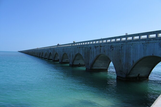 Fort Lauderdale/Hollywood: Key West Full-Day Tour in Luxury Coach Bus - Key Largo offers a short breakfast stop