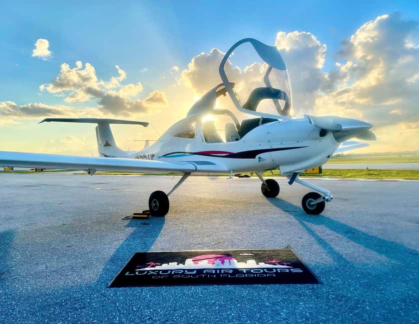 Fort Lauderdale & Miami: Private Luxury Airplane Tour - Hollywood, Florida, and the long coastal view