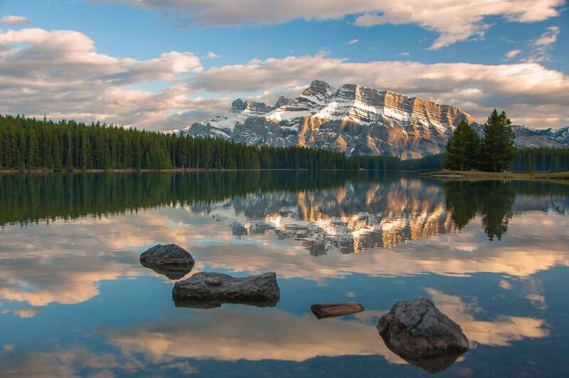 From Banff: Banff Wildlife & Scenic Highlights Premium Tour - Pickup, clothing, and practical details