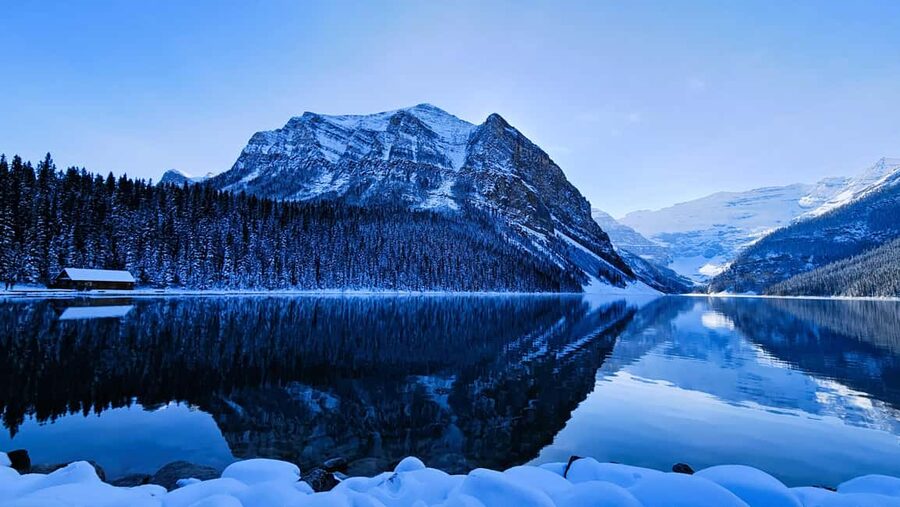 From Calgary/Canmore: Banff National Park Premium Day Trip - Two Jack Lake and Lake Minnewanka: a calm start