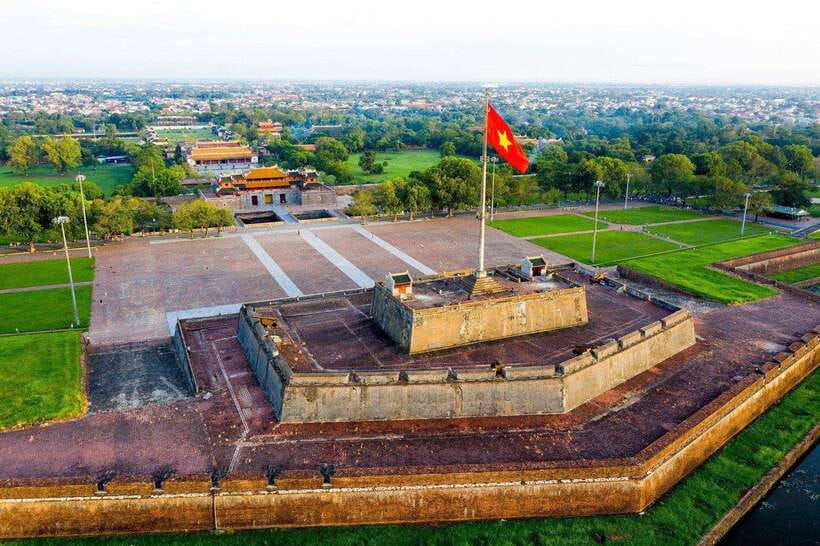 From Da Nang/Hoi An: Hai Van Pass & Hue Imperial City Deluxe - Thien Mu Pagoda by the Perfume River