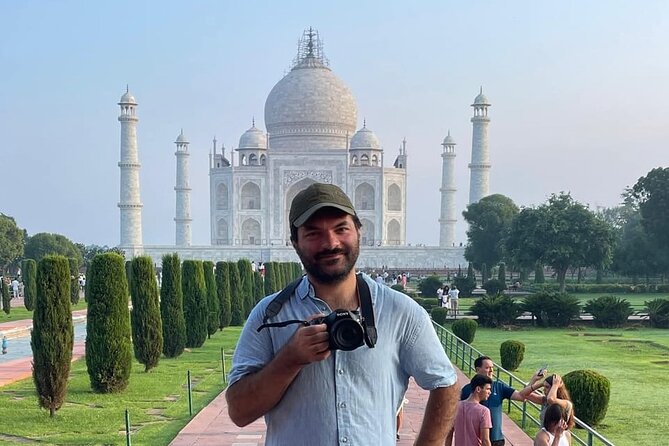 From Delhi: Luxury Group tour of Agra by Car- TOP RATED TOUR - The guide can shape the whole day