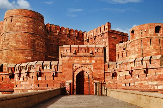 From Delhi : Luxury Taj Mahal Tour By Luxury Car- All Inclusive - A long but easy Delhi to Agra transfer