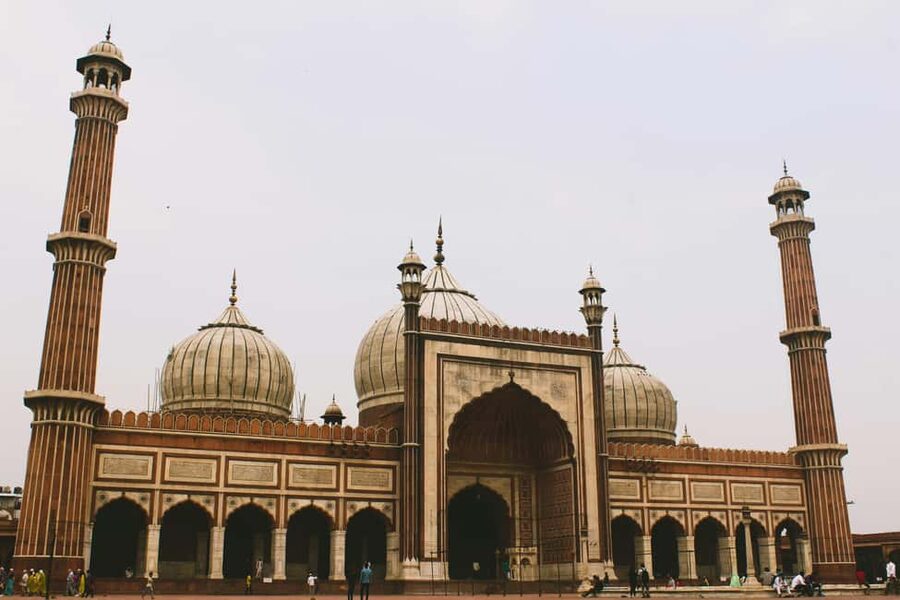 From Delhi: Private 3-Day Golden Triangle Luxury Tour - Jaipur combines forts, water, palaces, and royal memorials