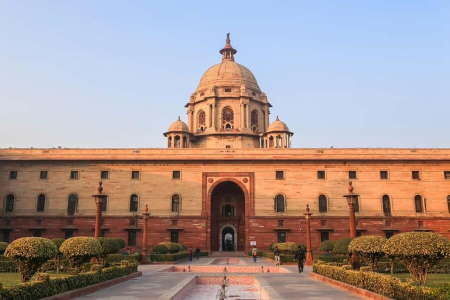 From Delhi: Private 3-Day Golden Triangle Luxury Tour - Delhi begins with monuments from several eras