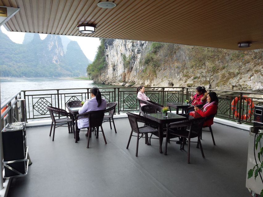 From Guilin: 4 Star Luxury Li River Cruise with Buffet Lunch - Buffet lunch while the scenery moves past