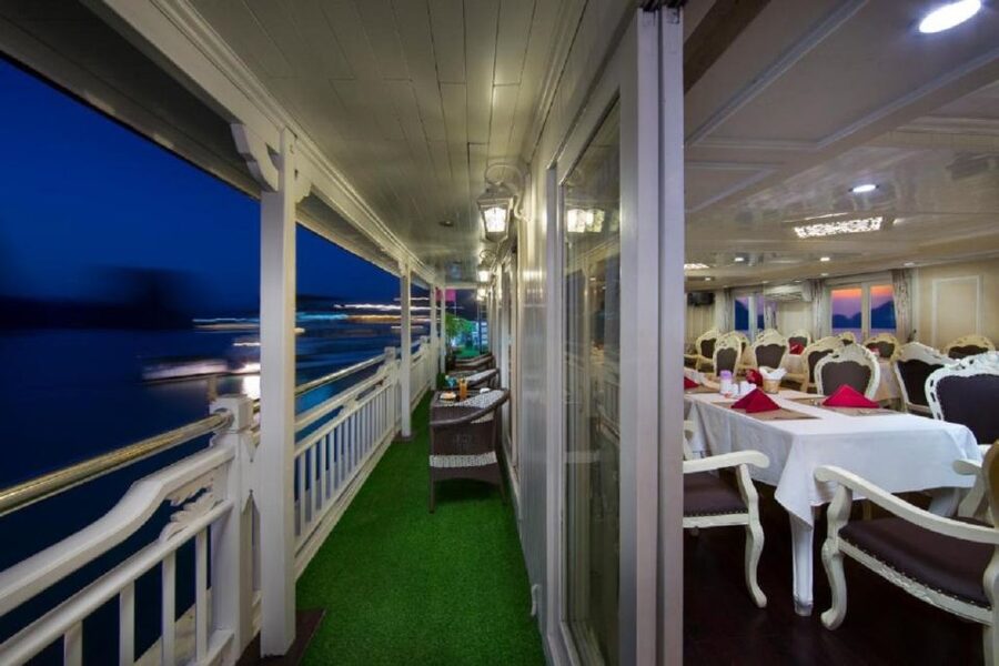 From Hanoi: 2-Day Bai Tu Long Bay Luxury Cruise with Jacuzzi - Who should book this cruise?
