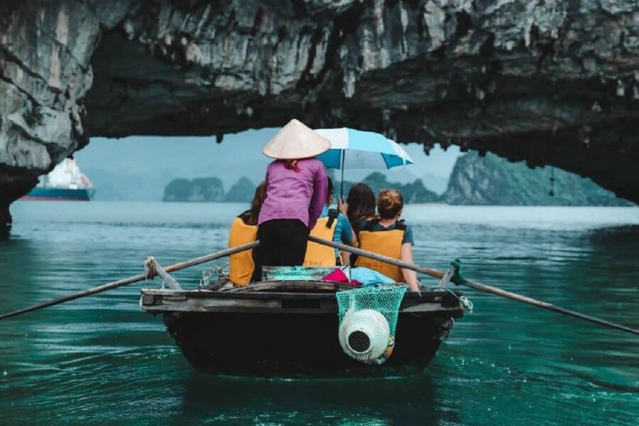 From Hanoi: 2-Day Bai Tu Long Bay Luxury Cruise with Jacuzzi - Day one, limestone views and a choice of seasonal stops