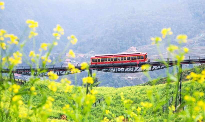 From Hanoi: 2-Day Luxury Sapa Trekking Tour with Homestay - Food, comfort, and the guide experience