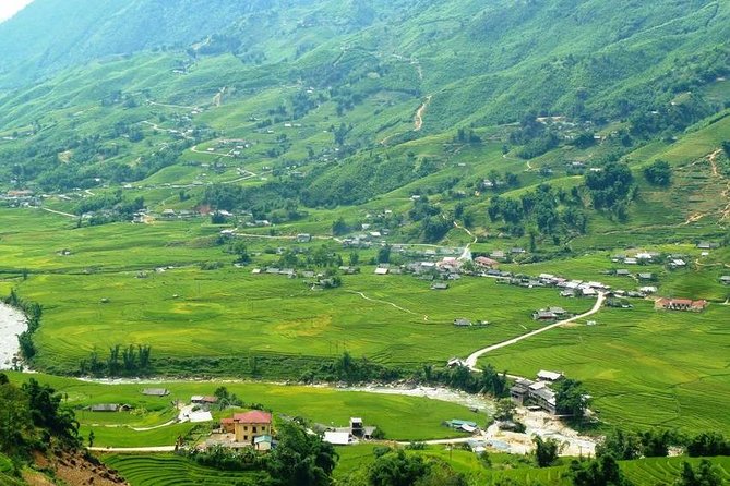 From Hanoi: 2-Day Overnight Sapa Tour by Luxury Van Limousine - The guides are the heart of the trip