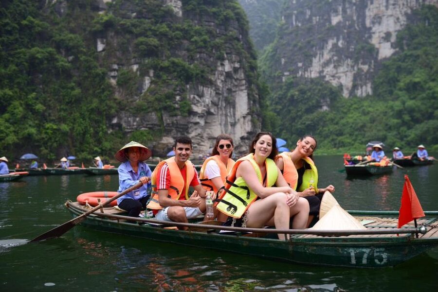 From Hanoi: 3-Day Luxury Tour Ninh Binh & Ha Long Bay Cruise - Guides and day-to-day support
