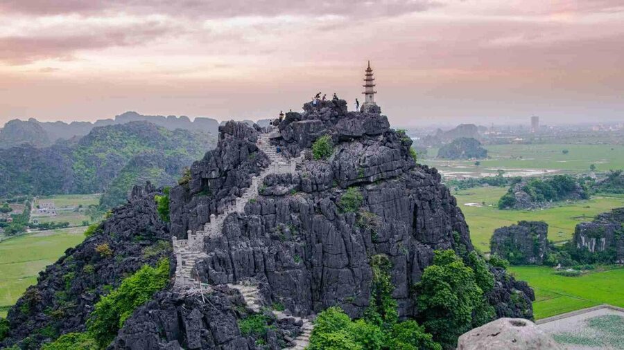 From Hanoi: 3-Day Luxury Tour Ninh Binh & Ha Long Bay Cruise - Day three: Dark and Bright Cave