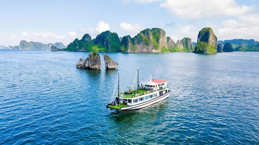 From Hanoi: Ha Long Bay Luxury Day Cruise with Food & Kayak - Limestone towers and famous Ha Long Bay views