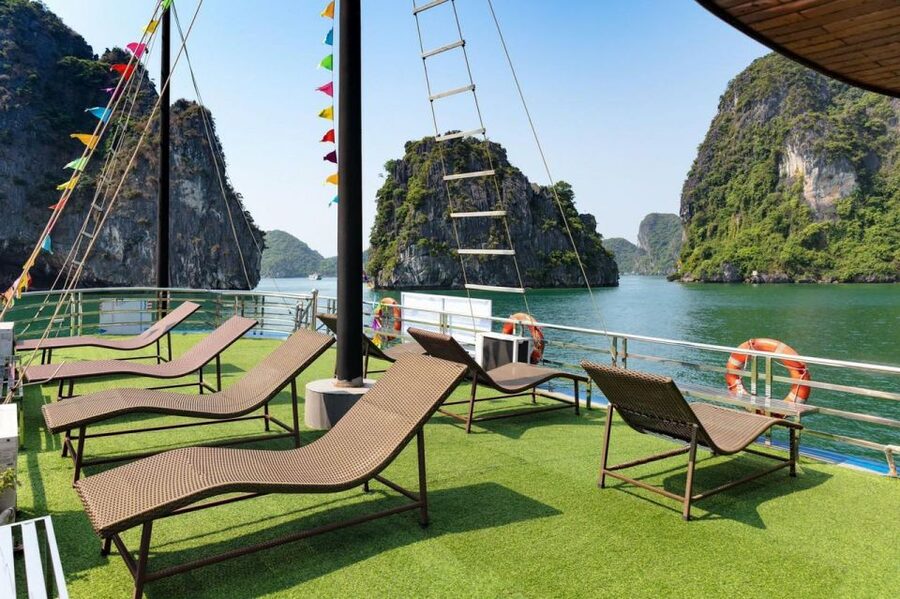 From Hanoi: Halong Bay Deluxe Cruise Day Trip - Who should book this day trip?