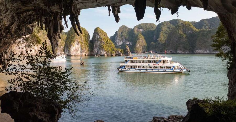 From Hanoi: Halong Bay Deluxe Cruise Day Trip - From Hanoi’s Old Quarter to the Halong Bay harbor
