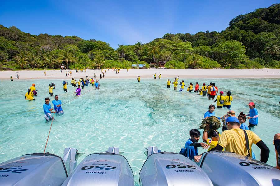 From Khao Lak: Similan Islands Day Trip by Luxury Catamaran - Islands 5 and 6: the first snorkeling stop