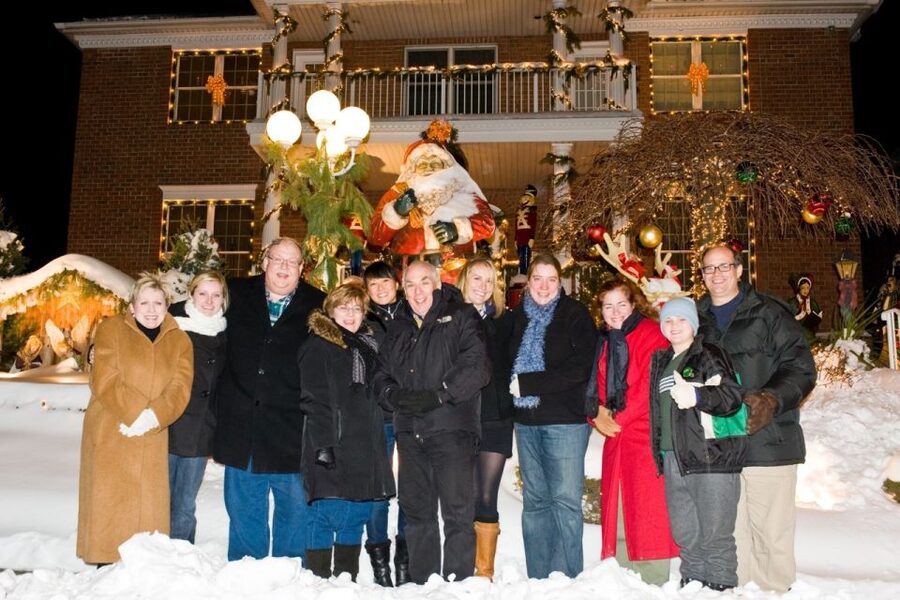 From Manhattan: 4-Hour Christmas Lights Luxury Bus Tour - What the $95 price really buys you