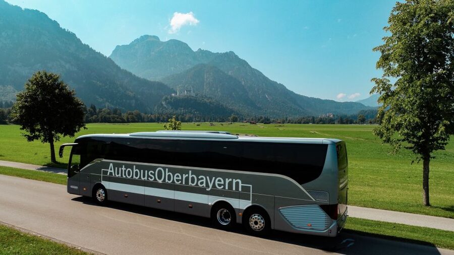 From Munich: Premium Neuschwanstein Castle & Linderhof Tour - Oberammergau and its woodcarving tradition