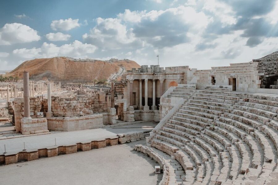 From Naples: Pompeii Ruins VIP Guided Tour - How the small group affects the day