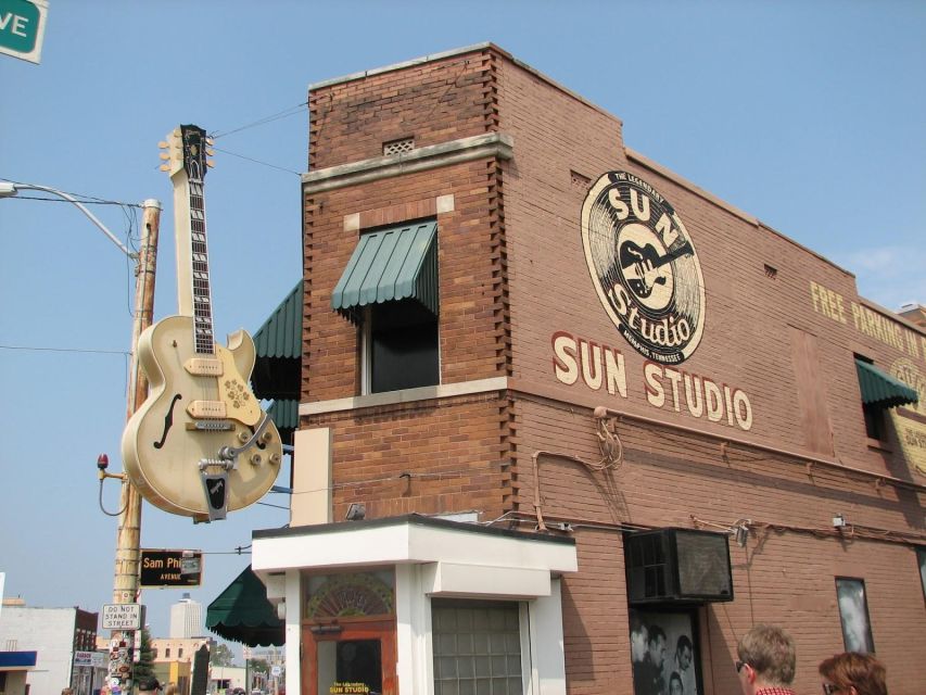 From Nashville: Memphis Tour with Graceland VIP Access - Is $329 good value?