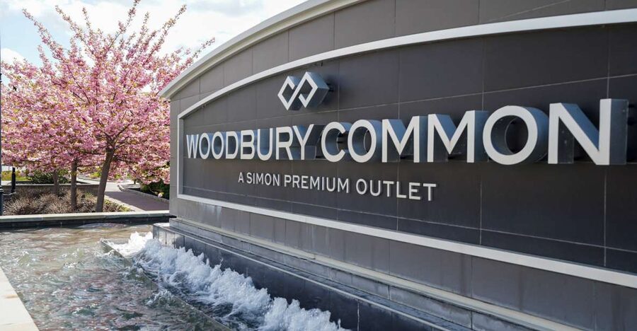 From NYC: Woodbury Common Premium Outlets Shopping Tour - Getting From Times Square to Woodbury Common