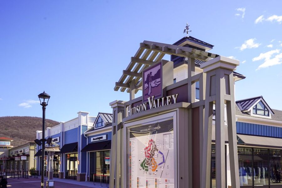 From NYC: Woodbury Common Premium Outlets Shopping Tour - Shopping 220 Stores Without Losing the Day