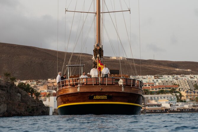 Fuerteventura: Aphrodite Exclusive Gulet with Food and Drinks - Drinks, Music, and the Mood on Board
