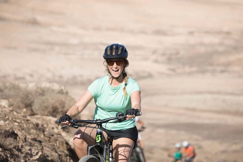 Fuerteventura North: PREMIUM E-bike guided tour - Lajares: a useful halfway pause