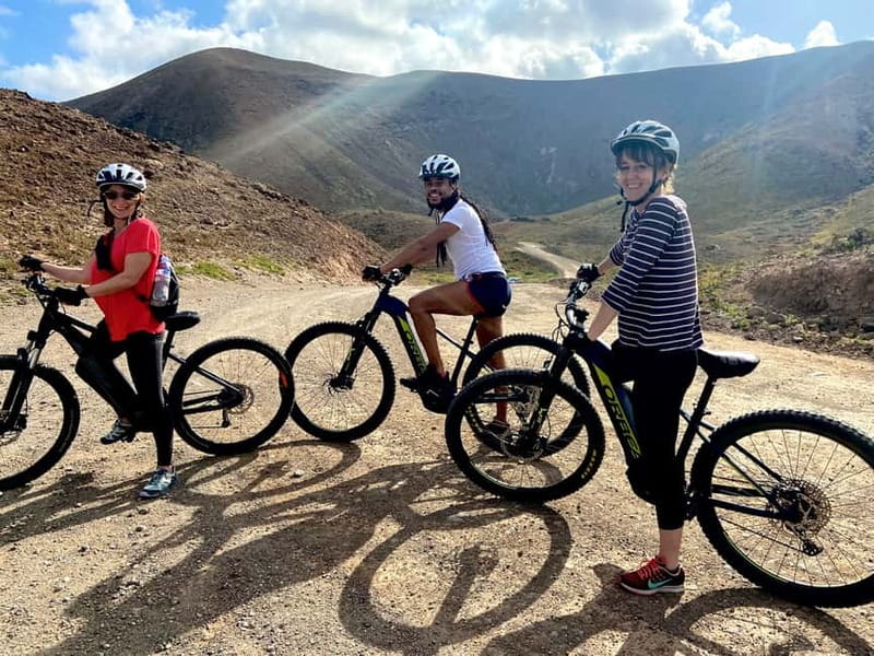 Fuerteventura North: PREMIUM E-bike guided tour - The return ride and the role of the guide