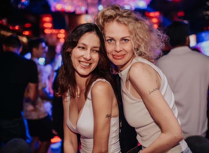 Fun explorers pub Crawl with 1 hour open bar and 3 VIP clubs - What the $21 price really buys