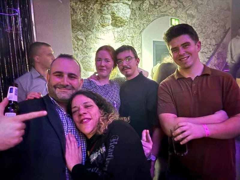 Fun explorers pub Crawl with 1 hour open bar and 3 VIP clubs - The guide can shape the whole evening