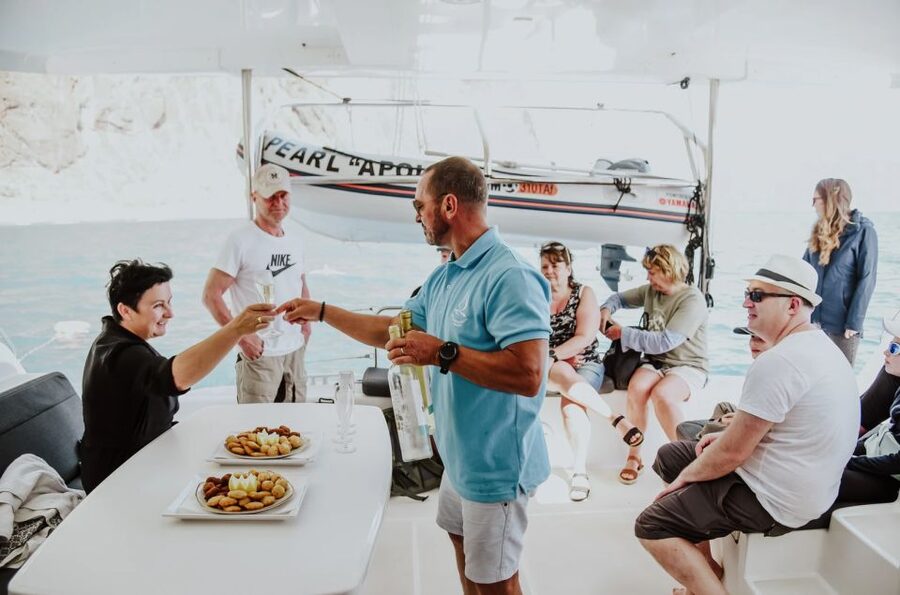 Funchal Bay: Dolphin & Whale Watch Luxury Catamaran Cruise - The 45-minute return along Madeira’s coast