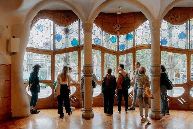 Gaudi Casa Batlló Pre Opening Tour &Skip-the-Line Sagrada Familia - Passeig de Gràcia connects three very different buildings