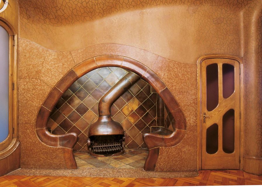 Gaudi's legacy.Exclusive tour to Park Güell & Casa Batlló - Should you book it?