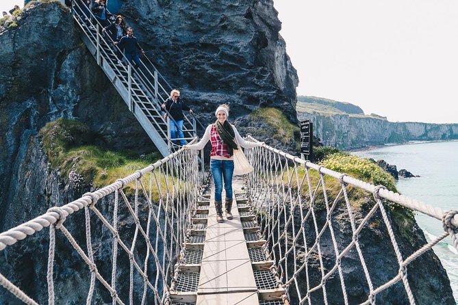 Giants Causeway Tour from Belfast + FREE Belfast Mural Tour - A private road day from Belfast