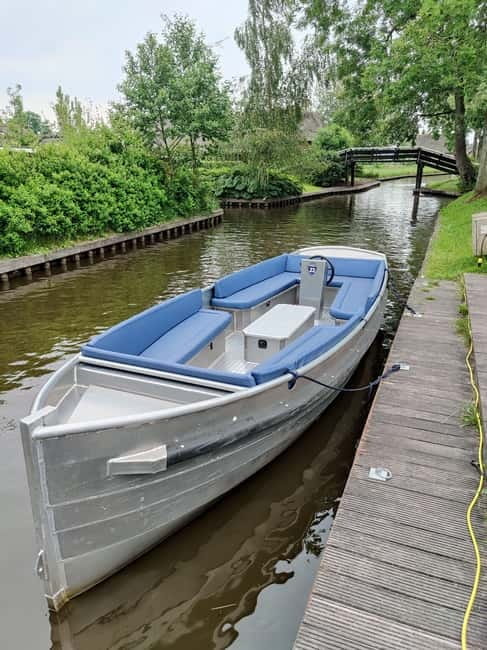Giethoorn : Luxury Private open boat tour with local captain - The one-hour route through Giethoorn