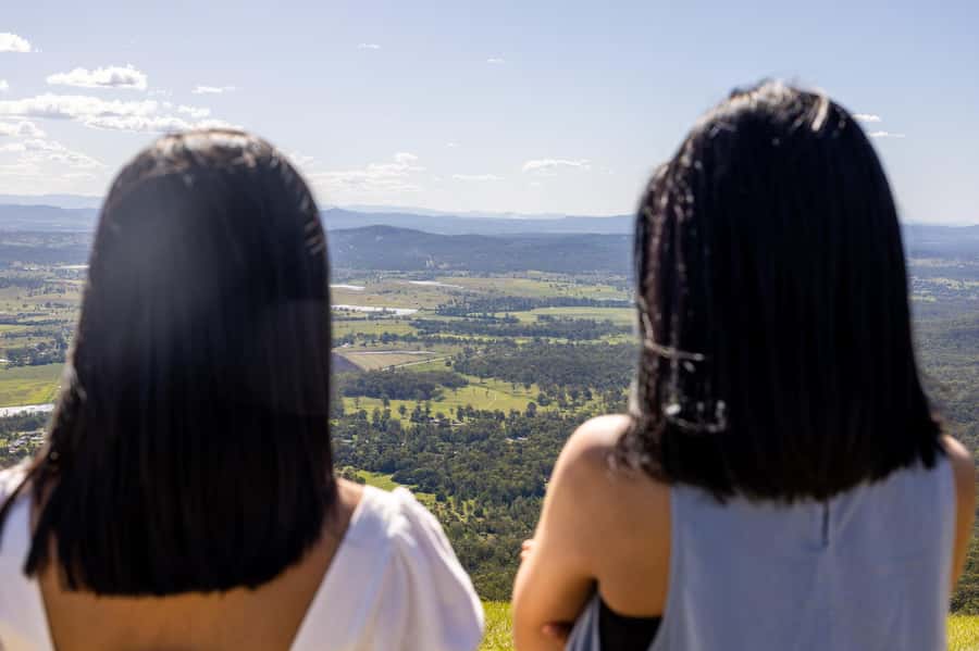 Gold Coast: Premium Wine Tour with Gourmet Lunch - The longer tasting stop and local character