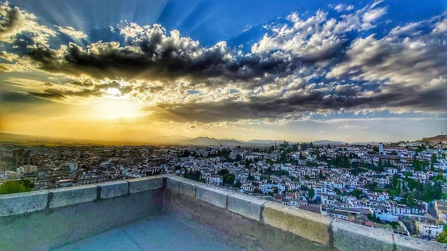 Granada: Full Alhambra Premium Guided Tour with Tickets - Who will get the most from this tour